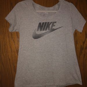 Nike women’s T shirt